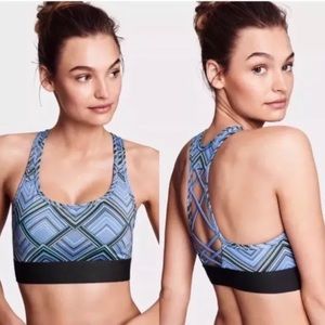 NWT VICTORIA SECRET SPORT VSX SPORTS BRA STRAPPY M